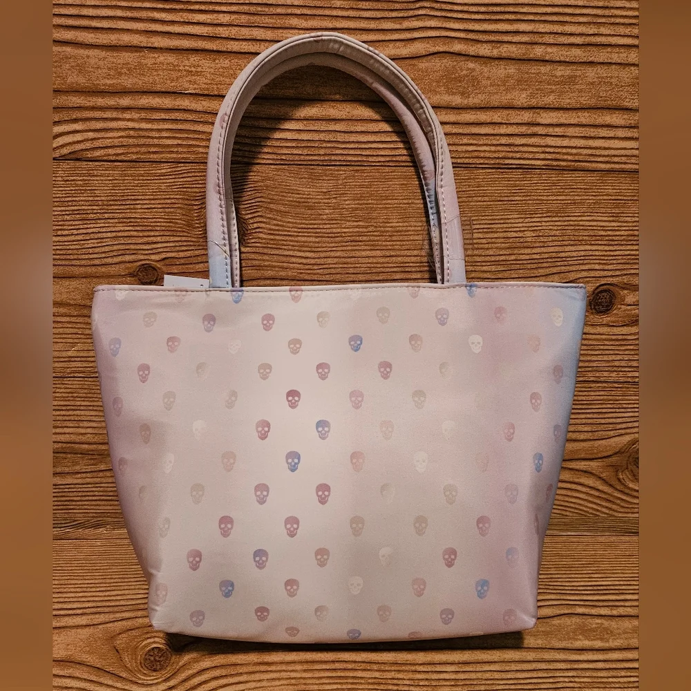 Betsey Johnson Skull insulated lunch tote - Picture 3 of 6